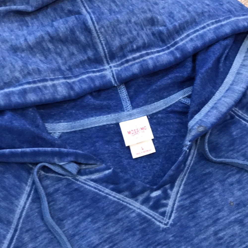 Mossimo pullover. - Picture 2 of 4